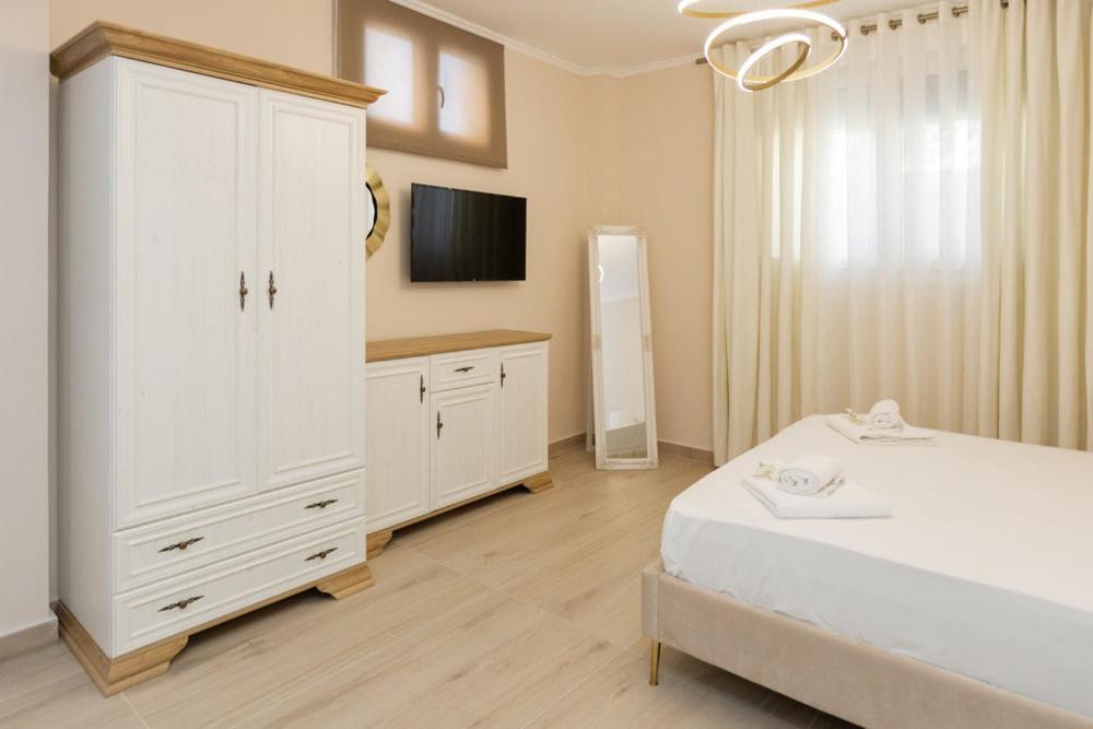 Valery Apartments Пефкохори Екстериор снимка